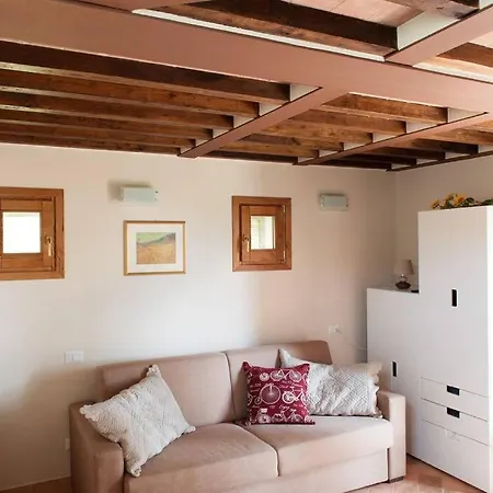 Casa Il Corbezzolo In Borgo Storico Gambassi Terme