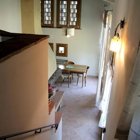 Casa Il Corbezzolo In Borgo Storico Apartment